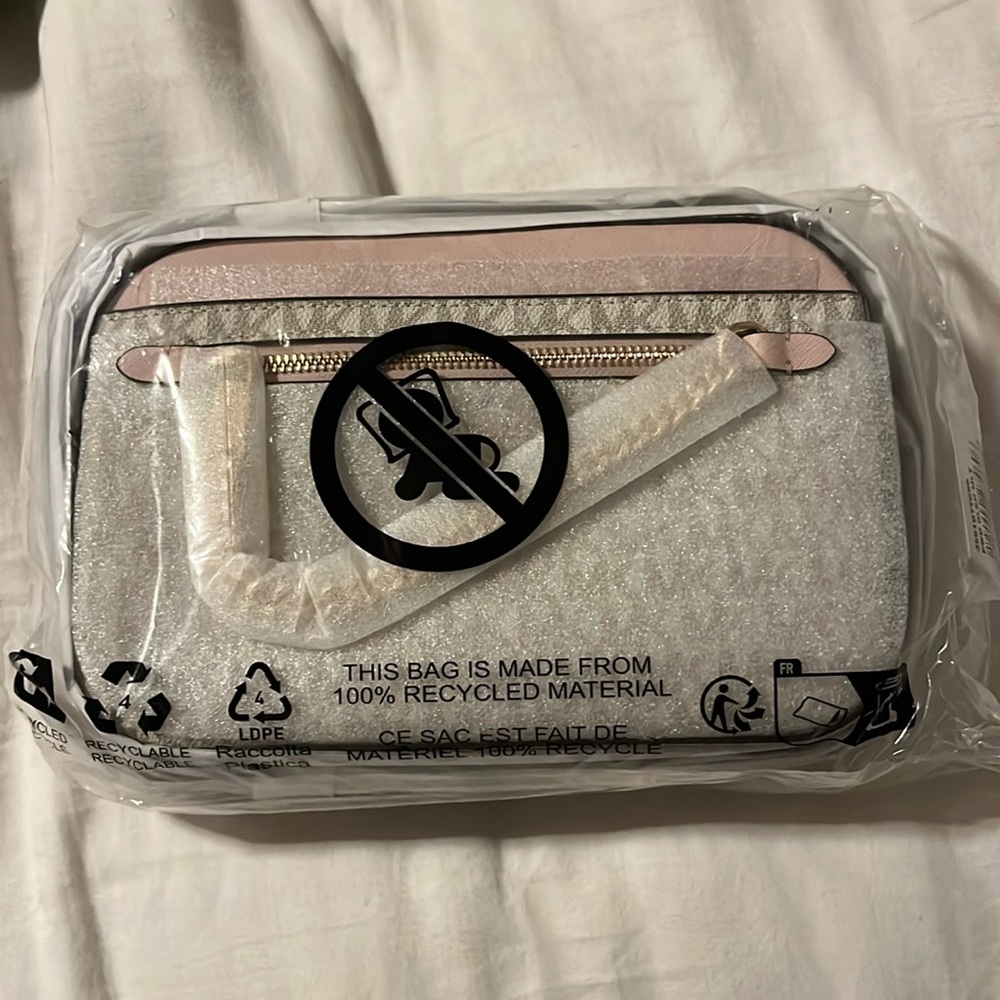 ✨Brand New✨ Pink Michael Kors Jet Set Large Logo Crossbody Bag
